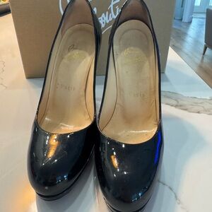 Christian Louboutin, Simple Black Pump 6/36